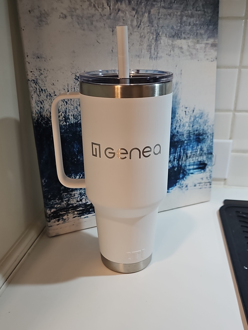 New YETI 42 Oz White Insulated Mug Rambler Tumbler with Handle and Straw